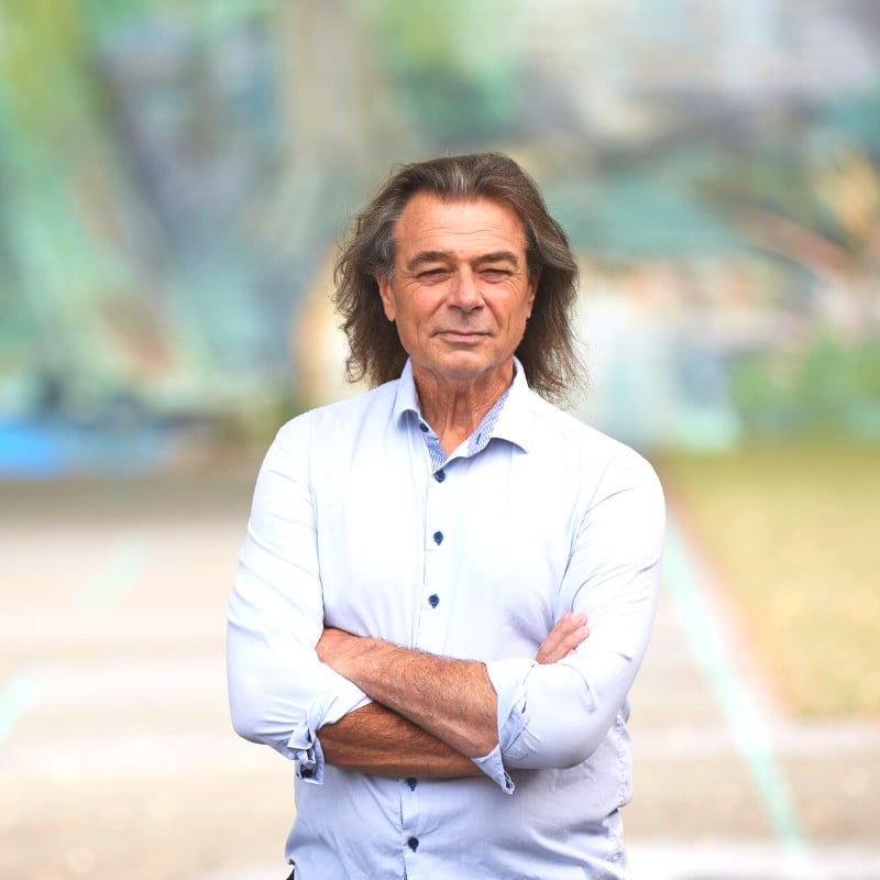 Paul-host-page